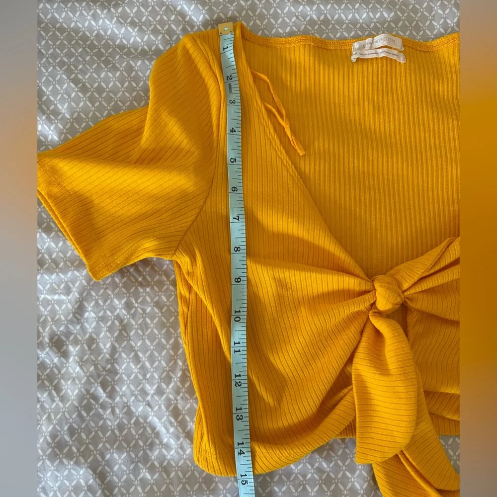 Small Urban Outfitters Yellow Tie Front Cropped Top - Picture 9 of 10